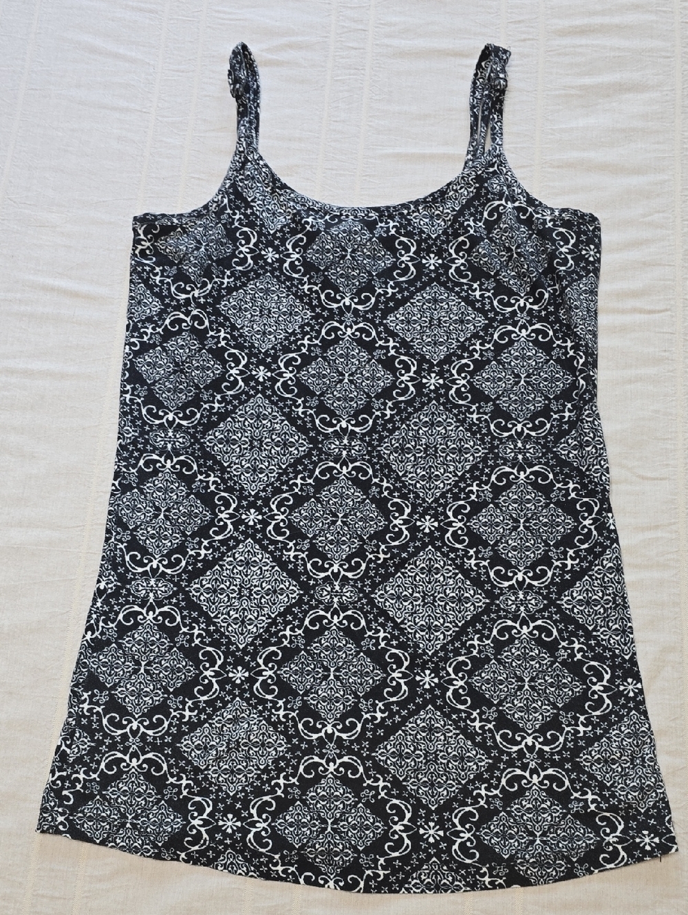 Hot Kiss Ornate Damask Pattern Tank Top Size Medium